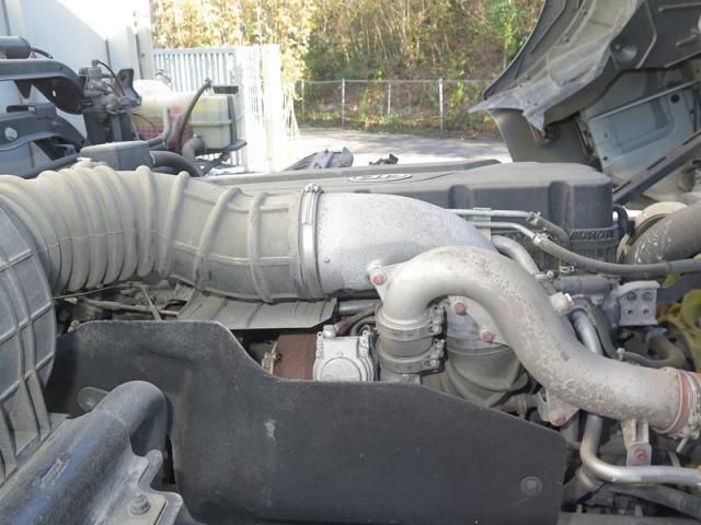 NISSAN DIESEL Quon 2019