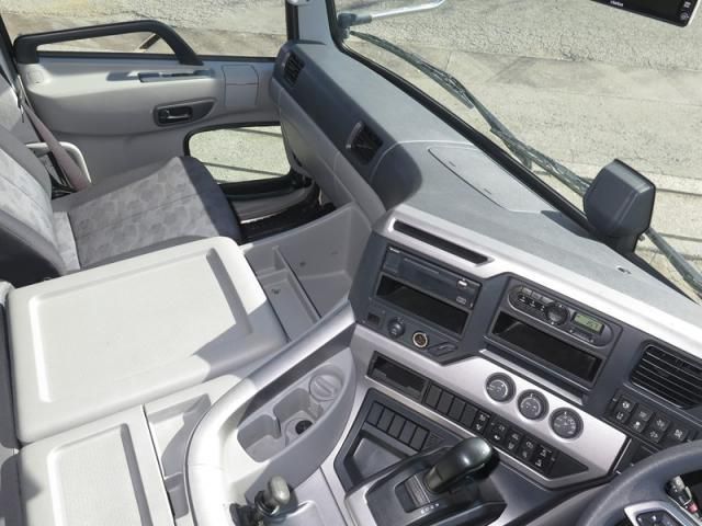 NISSAN DIESEL Quon 2019