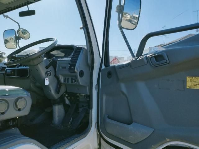 MITSUBISHI FUSOU FIGHTER 2003