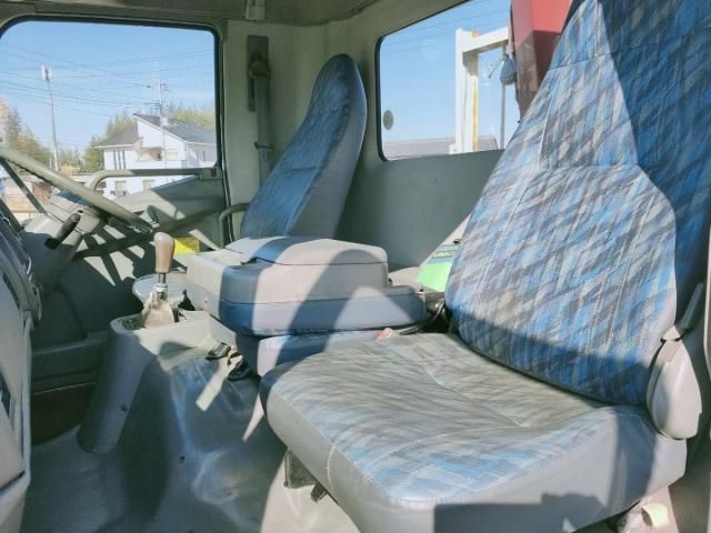 MITSUBISHI FUSOU FIGHTER 2003