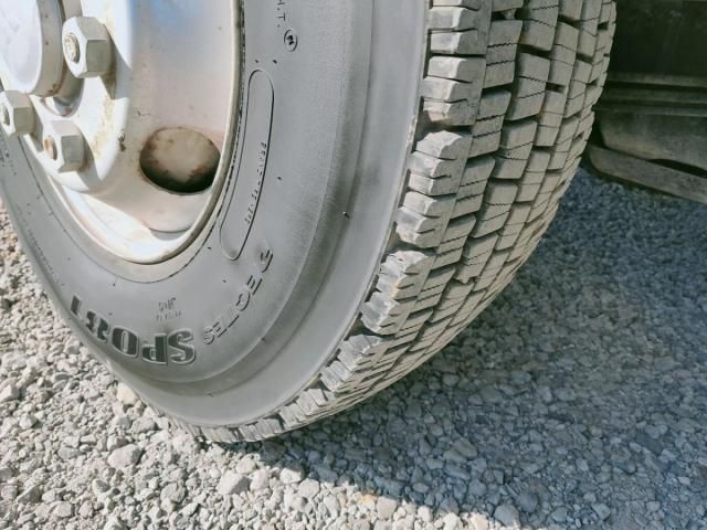 MITSUBISHI FUSOU FIGHTER 2003