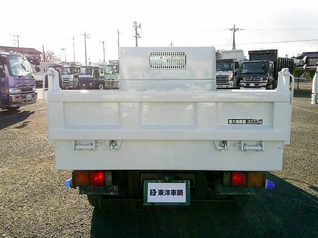 MITSUBISHI CANTER 2004