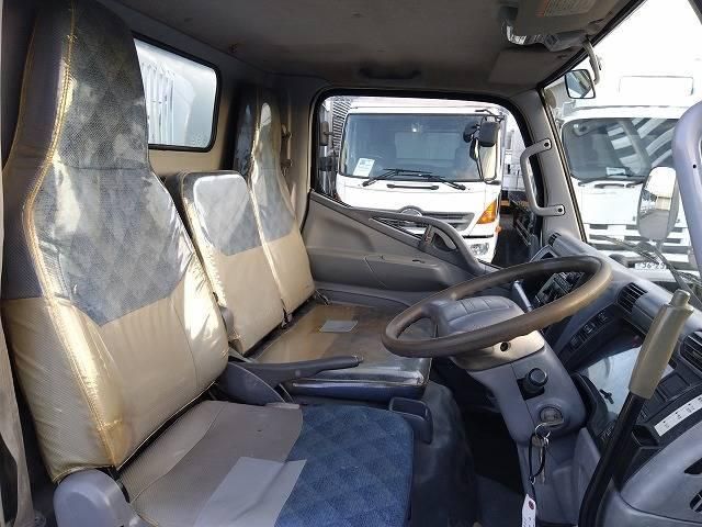 MITSUBISHI CANTER 2004