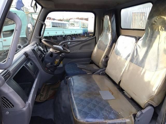 MITSUBISHI CANTER 2004