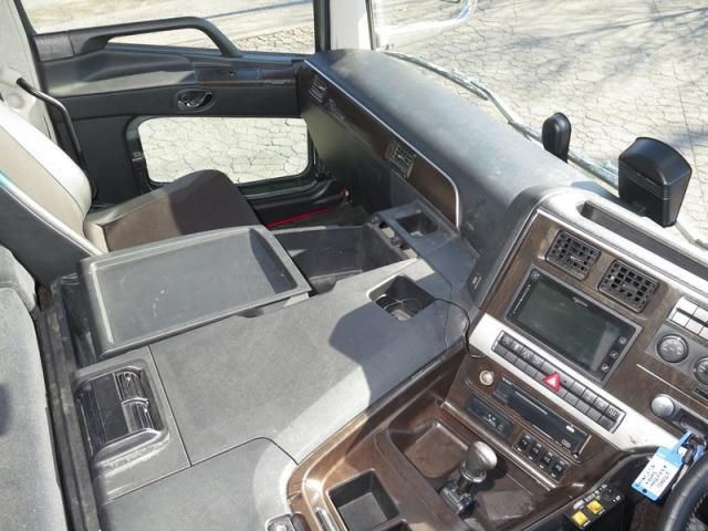 MITSUBISHI FUSOU SUPER GREAT 2021