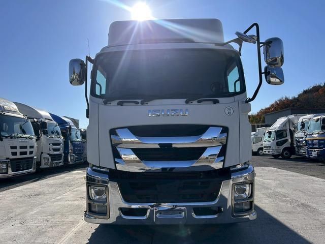 ISUZU GIGA 2018