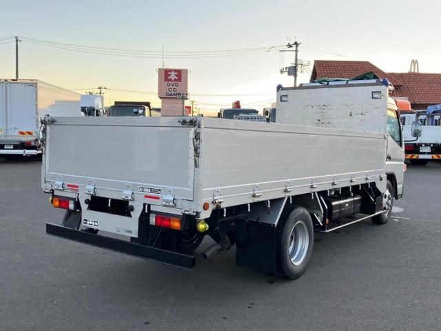 MITSUBISHI CANTER 2018