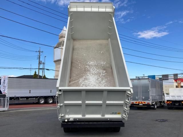 MITSUBISHI FUSOU SUPER GREAT 2024