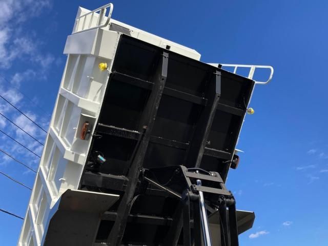 MITSUBISHI FUSOU SUPER GREAT 2024