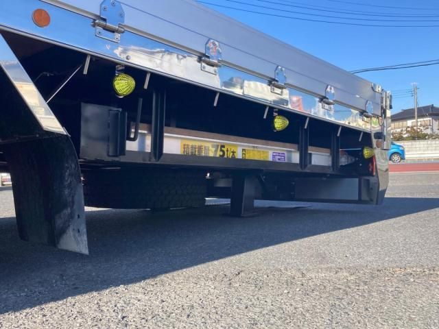 MITSUBISHI FUSOU SUPER GREAT 2025