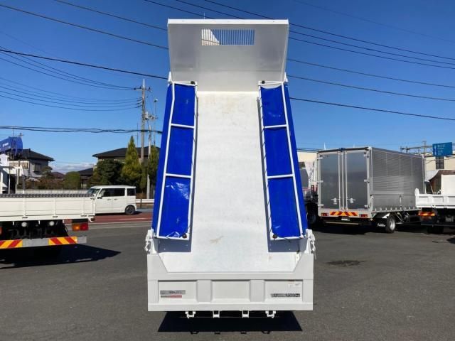 MITSUBISHI CANTER 2020