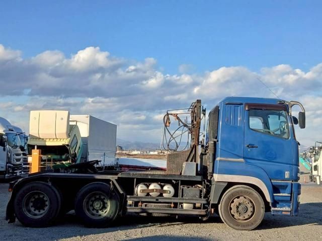 MITSUBISHI FUSOU SUPER GREAT 2014