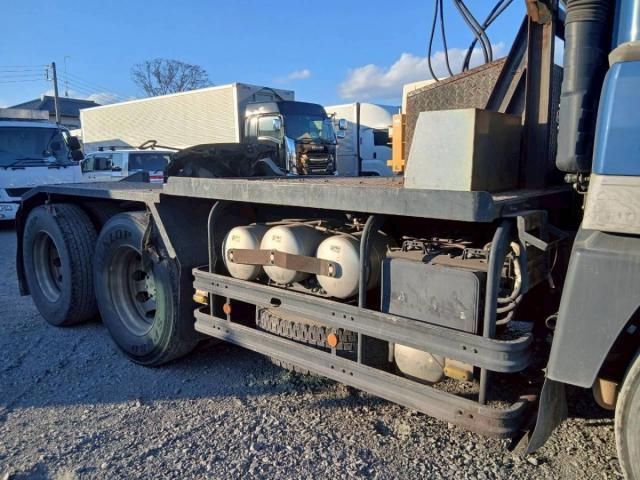 MITSUBISHI FUSOU SUPER GREAT 2014