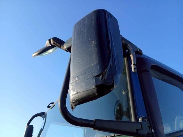 MITSUBISHI FUSOU SUPER GREAT 2014