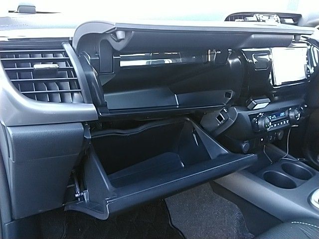 TOYOTA HILUX 4WD 2023