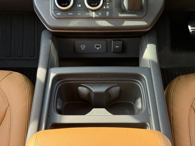 ROVER ROVER DEFENDER 2024