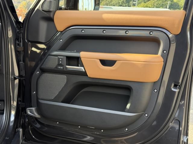 ROVER ROVER DEFENDER 2024