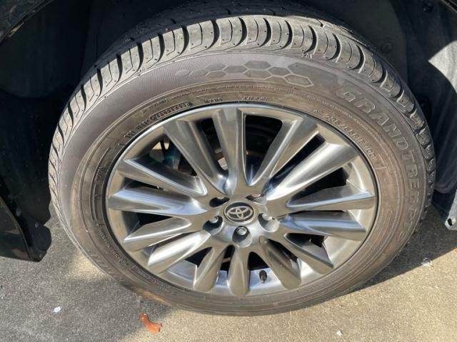 TOYOTA HARRIER HYBRID 2019