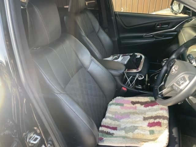 TOYOTA HARRIER HYBRID 2019