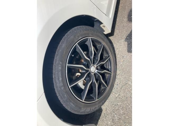 TOYOTA PRIUS Alpha 2013