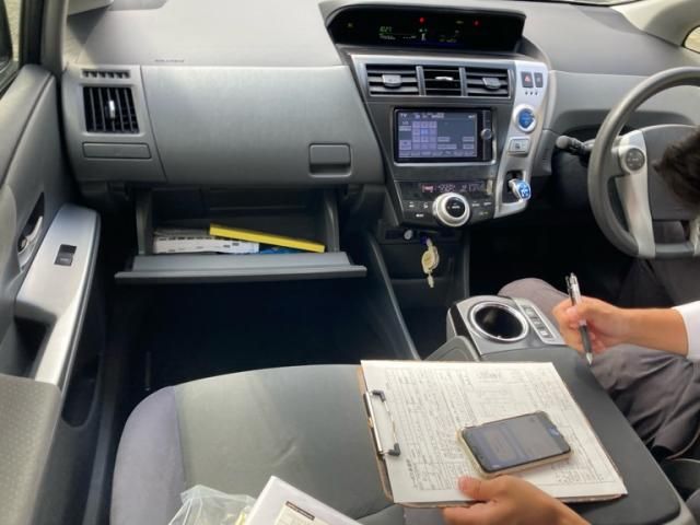 TOYOTA PRIUS Alpha 2013