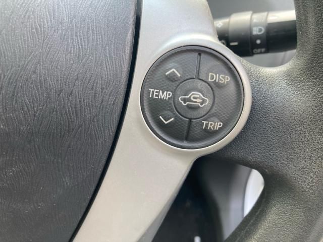 TOYOTA PRIUS Alpha 2013