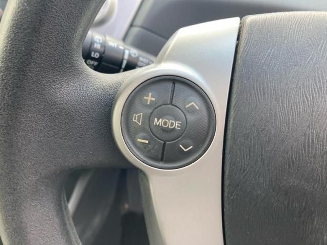 TOYOTA PRIUS Alpha 2013