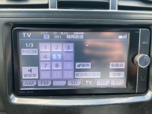 TOYOTA PRIUS Alpha 2013