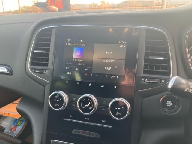 RENAULT RENAULT MEGANE hatchback 2021