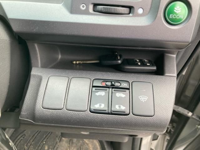 HONDA STEPWAGON 4WD 2011