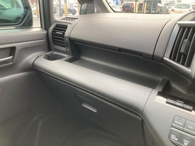 HONDA STEPWAGON 4WD 2011