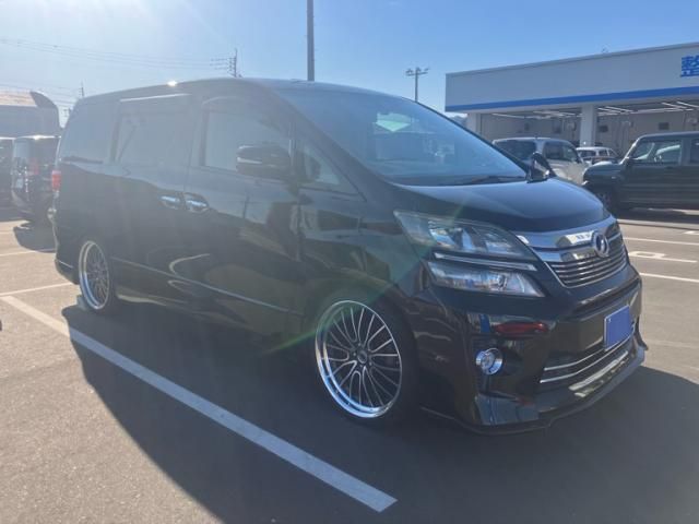 TOYOTA VELLFIRE 2012