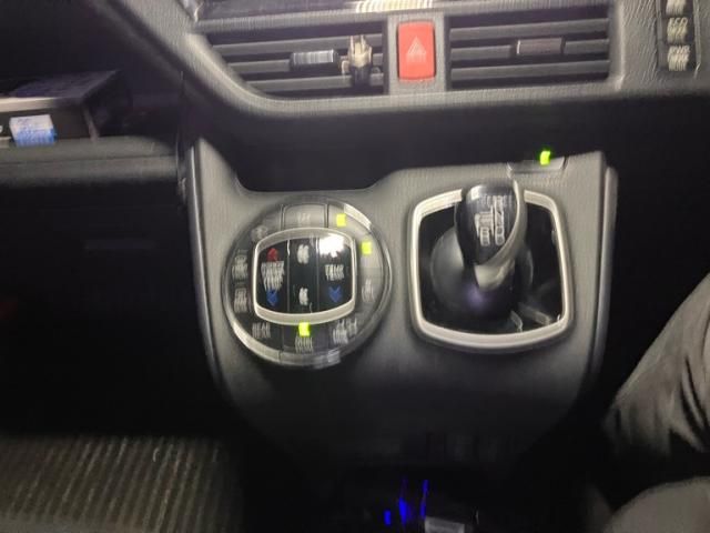 TOYOTA NOAH HYBRID 2014