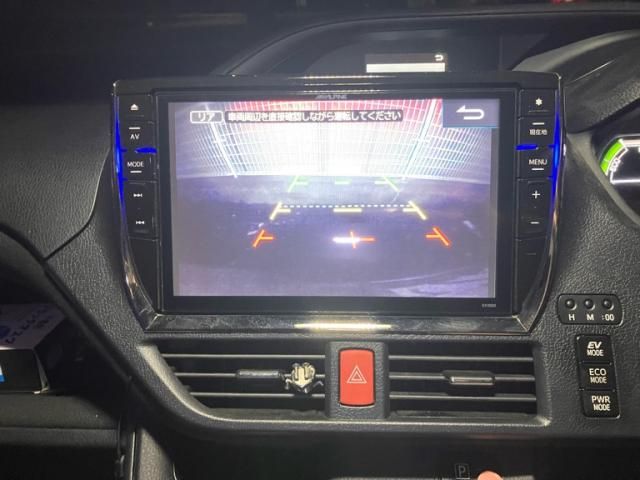 TOYOTA NOAH HYBRID 2014