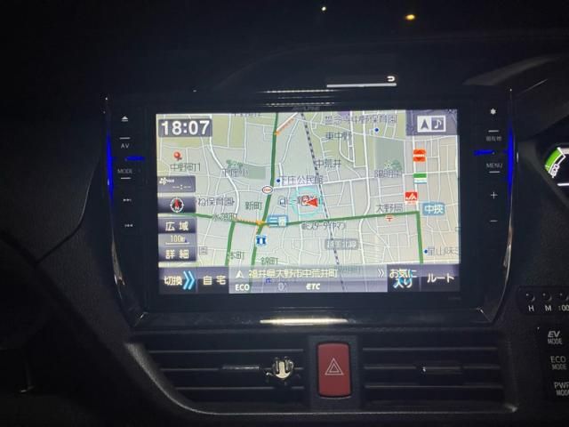 TOYOTA NOAH HYBRID 2014