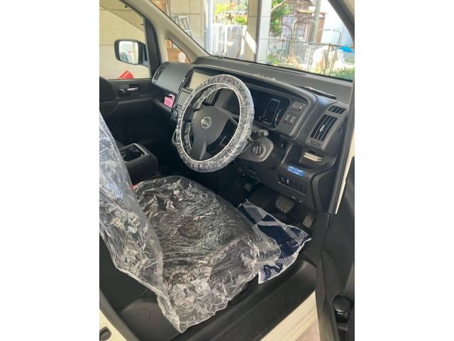 NISSAN SERENA  WG 4WD 2010