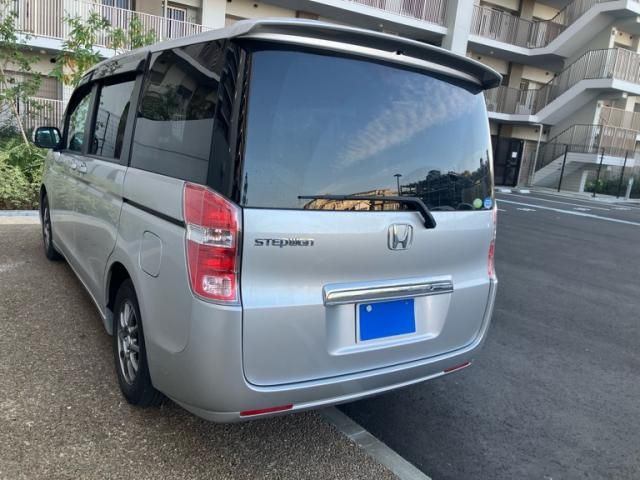 HONDA STEPWAGON 2010