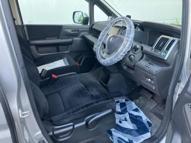 HONDA STEPWAGON 2010