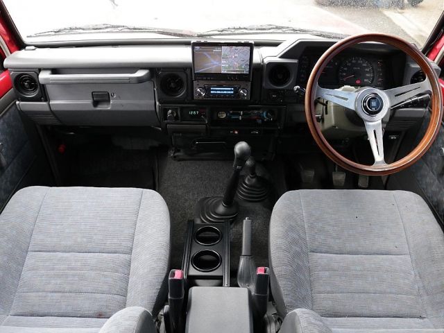 TOYOTA LANDCRUISER van 2000