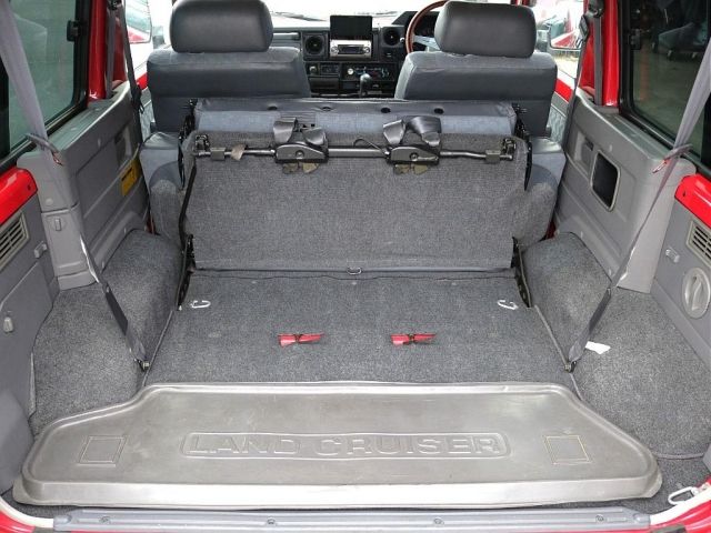 TOYOTA LANDCRUISER van 2000