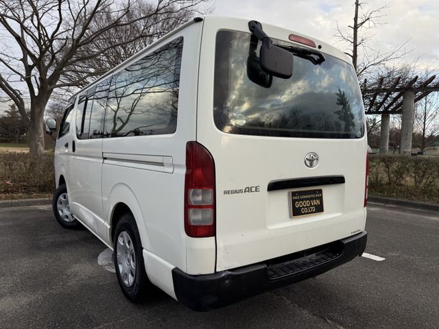TOYOTA HIACE van 4WD 2013