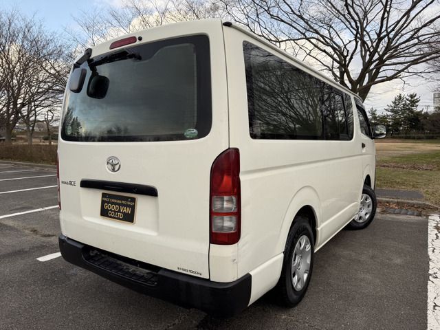 TOYOTA HIACE van 4WD 2013
