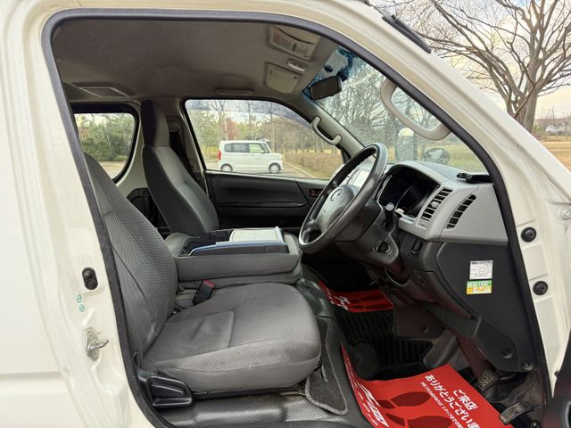 TOYOTA HIACE van 4WD 2013