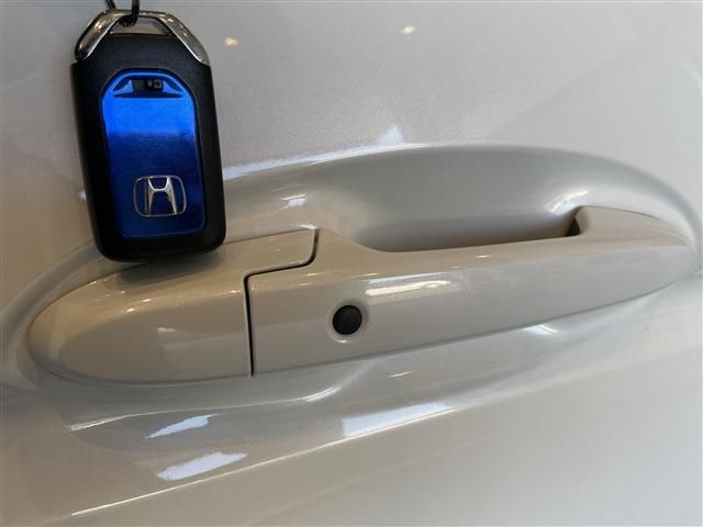 HONDA SHUTTLE HYBRID 2020