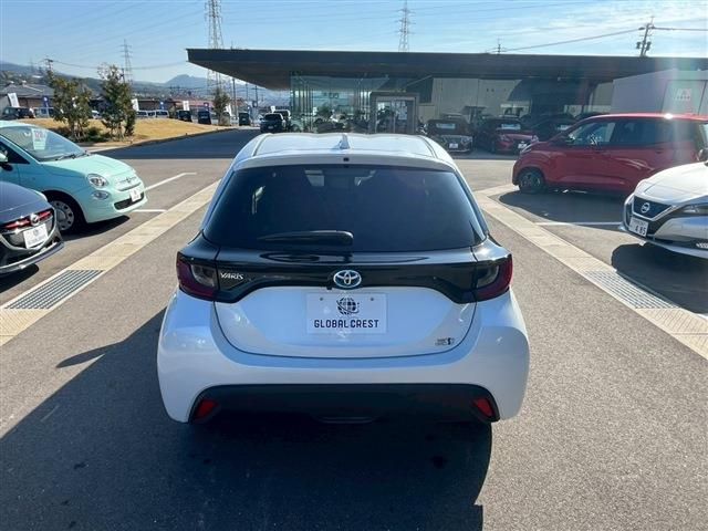 TOYOTA YARIS HYBRID 2023