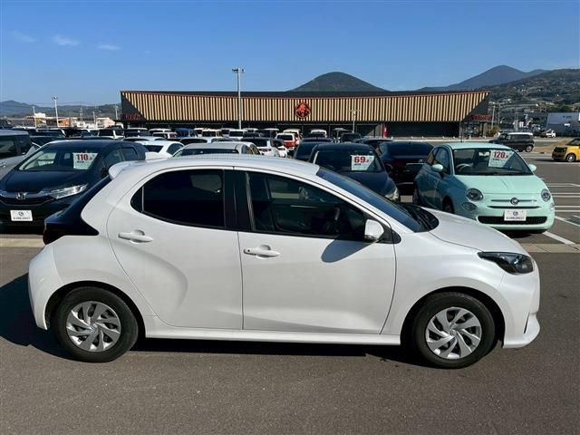 TOYOTA YARIS HYBRID 2023