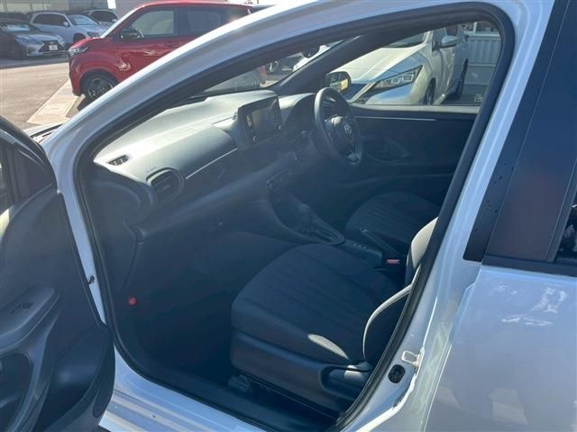 TOYOTA YARIS HYBRID 2023