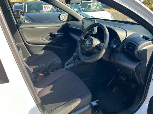 TOYOTA YARIS HYBRID 2023