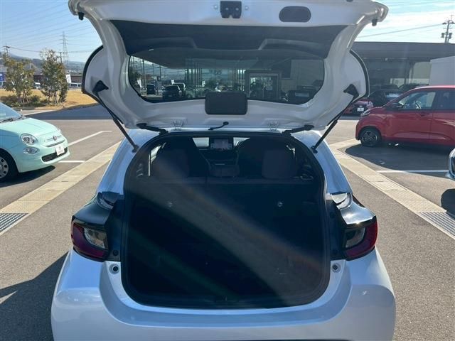 TOYOTA YARIS HYBRID 2023