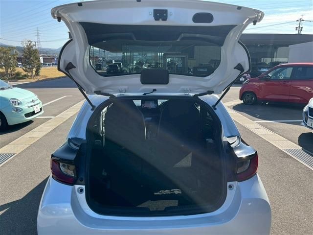 TOYOTA YARIS HYBRID 2023